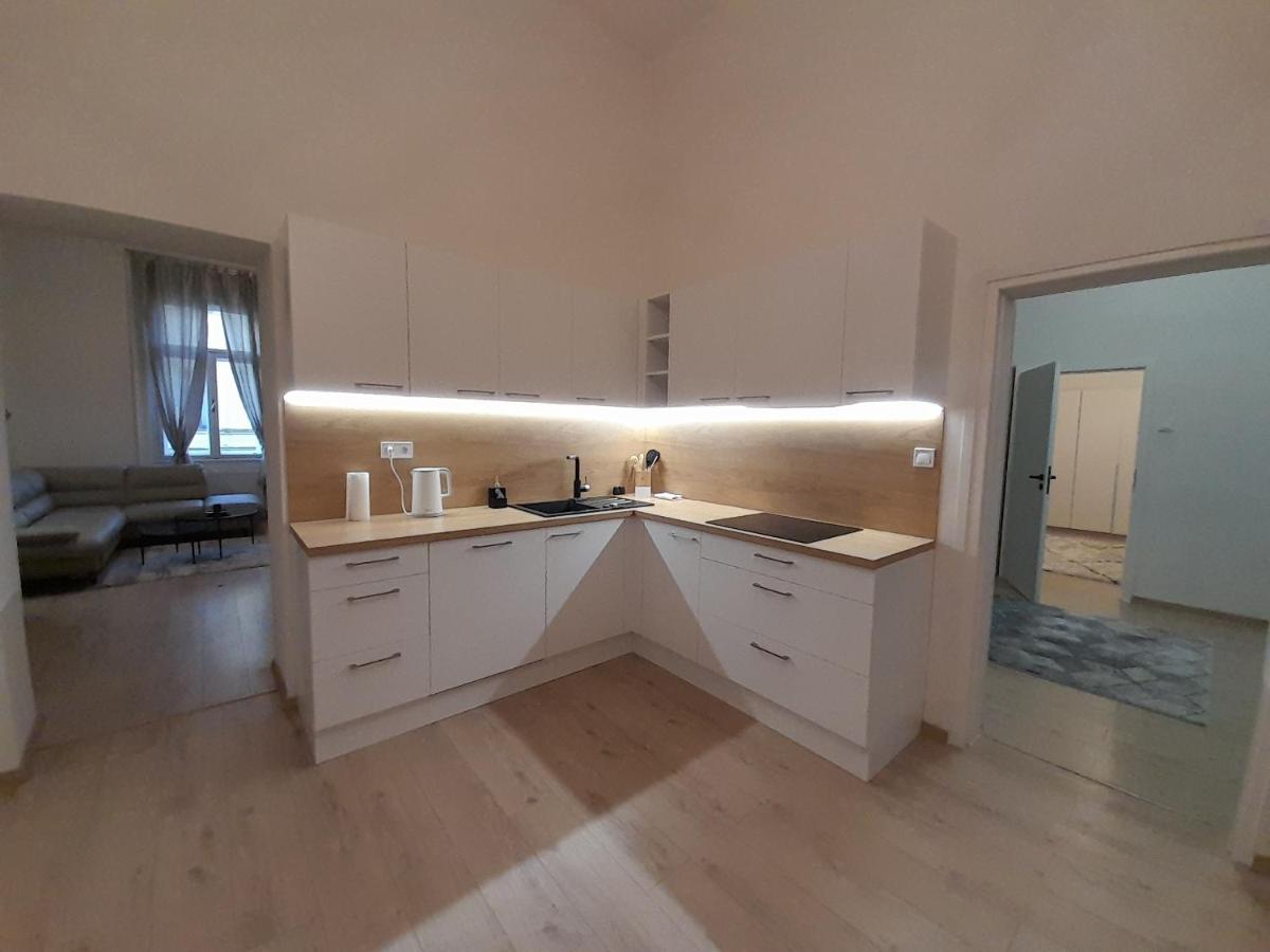 Entrez Apartment 3 - Historical Centre Кошице Екстериор снимка