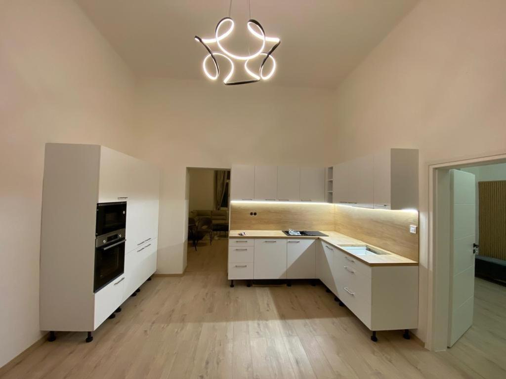 Entrez Apartment 3 - Historical Centre Кошице Екстериор снимка