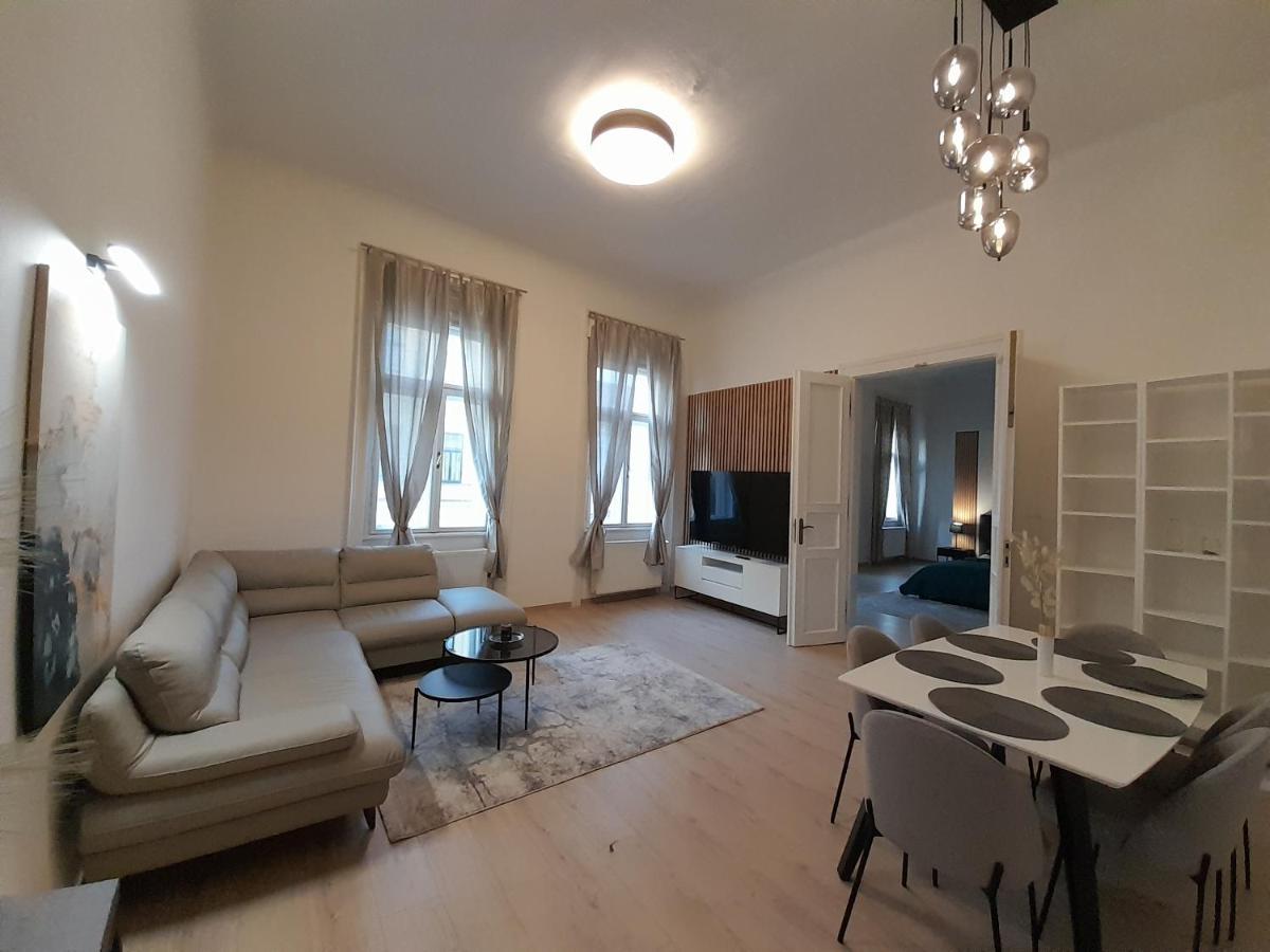 Entrez Apartment 3 - Historical Centre Кошице Екстериор снимка