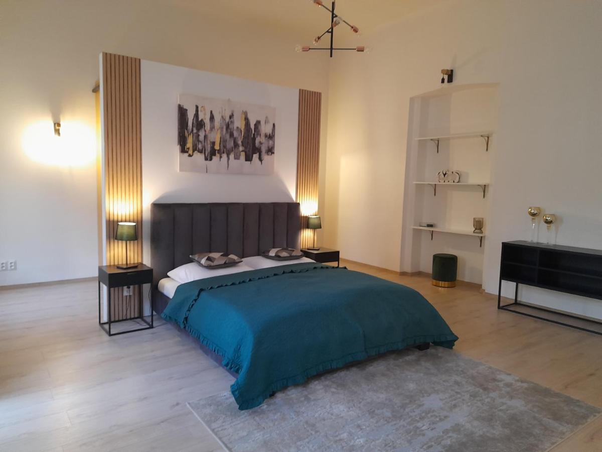 Entrez Apartment 3 - Historical Centre Кошице Екстериор снимка