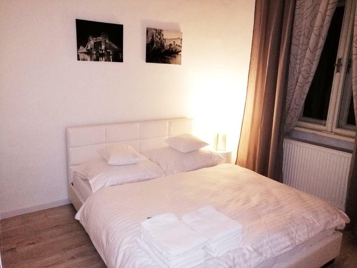 Entrez Apartment 3 - Historical Centre Кошице Екстериор снимка