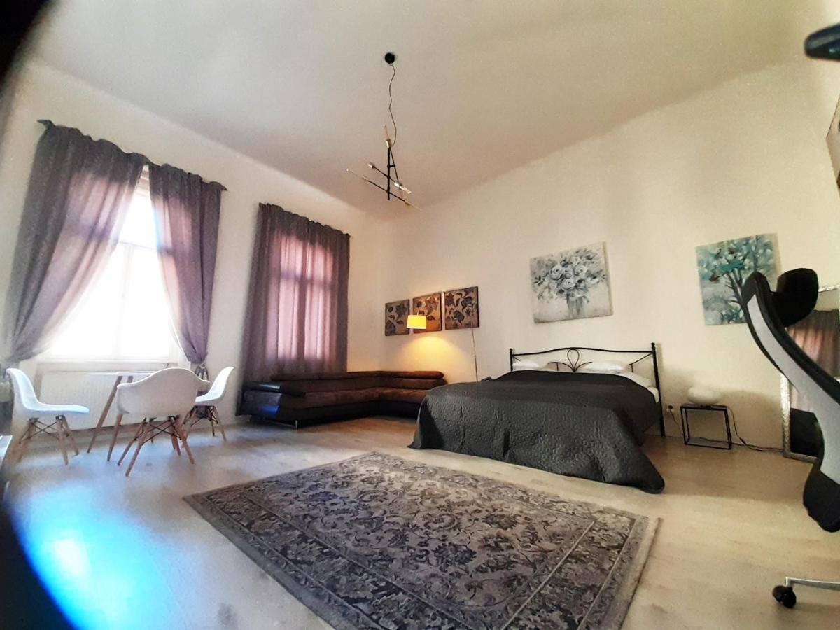 Entrez Apartment 3 - Historical Centre Кошице Екстериор снимка