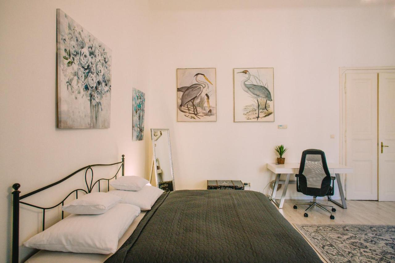 Entrez Apartment 3 - Historical Centre Кошице Екстериор снимка