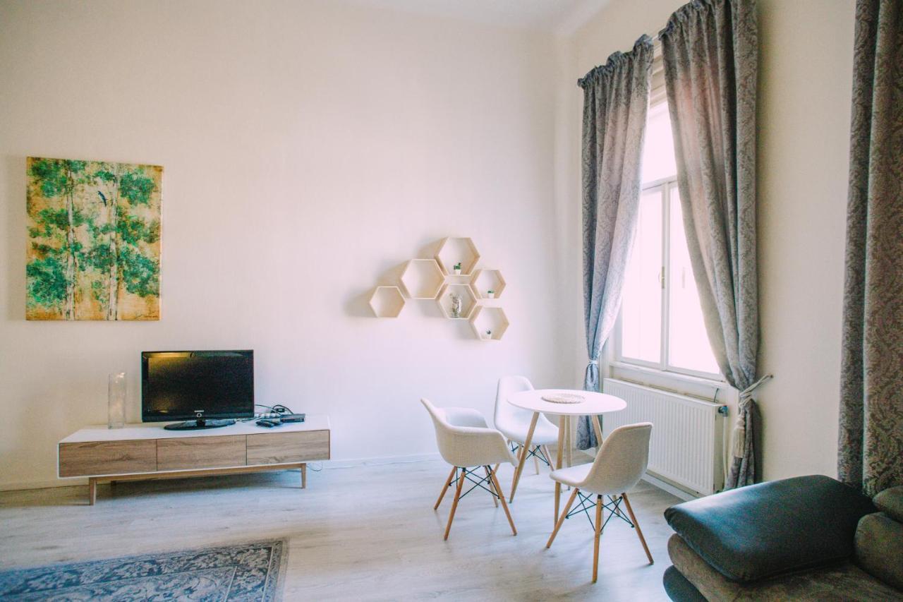 Entrez Apartment 3 - Historical Centre Кошице Екстериор снимка