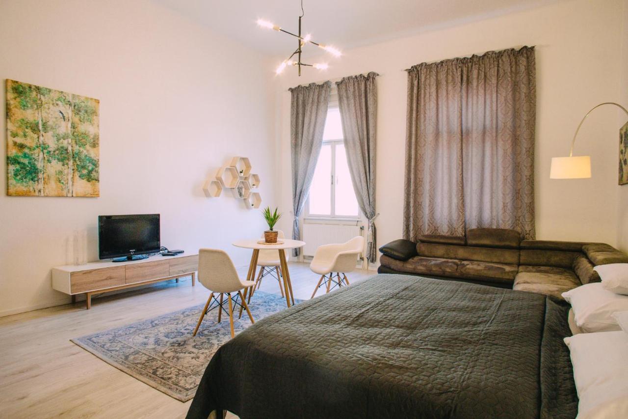 Entrez Apartment 3 - Historical Centre Кошице Екстериор снимка